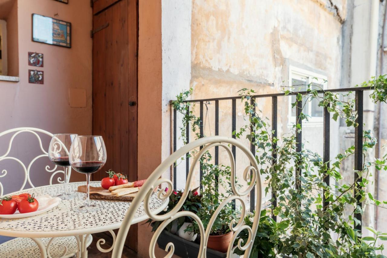 רומא Domus Quiritum Charming, Appartamento D'Epoca A Campo De' Fiori מראה חיצוני תמונה