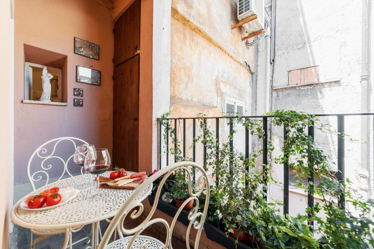 רומא Domus Quiritum Charming, Appartamento D'Epoca A Campo De' Fiori מראה חיצוני תמונה